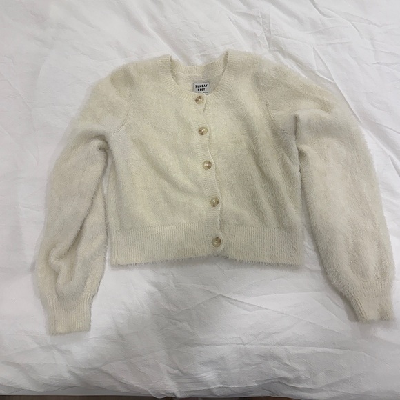 Aritzia’s Sunday Best “Carmen” Cream Cardigan - Picture 5 of 11